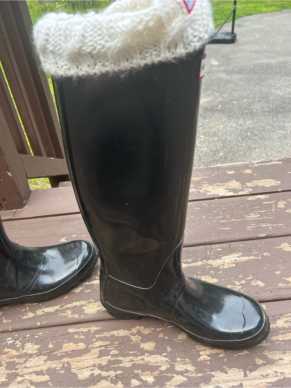 Hunter Cream Knit Sock Liners with Black Rain Boots - Picture 12 of 12